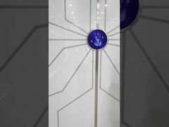 Παρακαλώ ακολουθήστε με για να περιηγηθείτε στον εκθεσιακό χώρο του εργοστασίου μας.